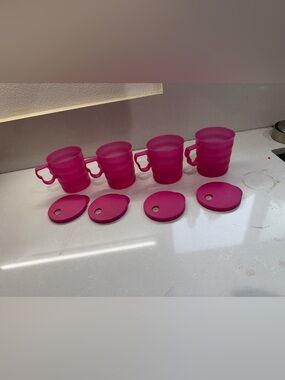 Tupperware Hot Pink Collapsible Silicone Mugs with Lids - Set of 4